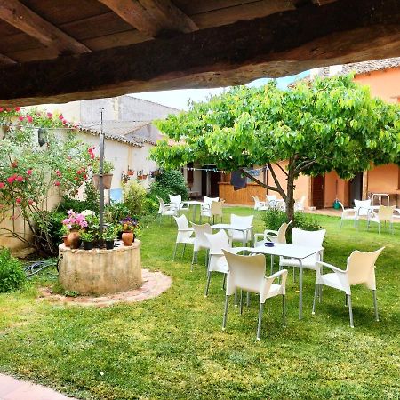Albergue Don Camino Villalcázar de Sirga エクステリア 写真
