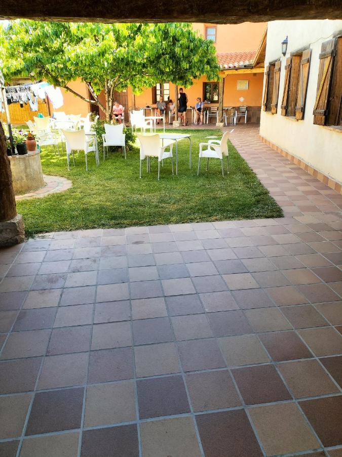 Albergue Don Camino Villalcázar de Sirga エクステリア 写真